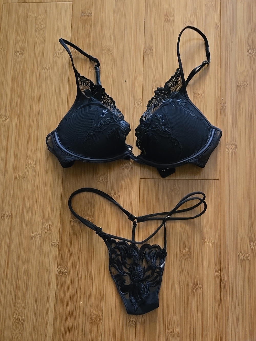 Victoria's Secret Vintage Black Lace Push-Up Bra Set 34B Small
